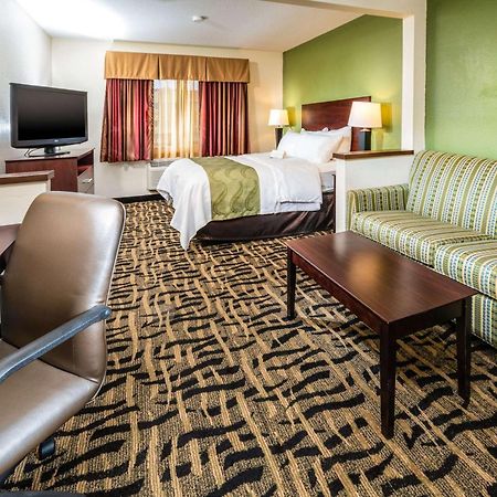Quality Inn & Suites Danville Buitenkant foto
