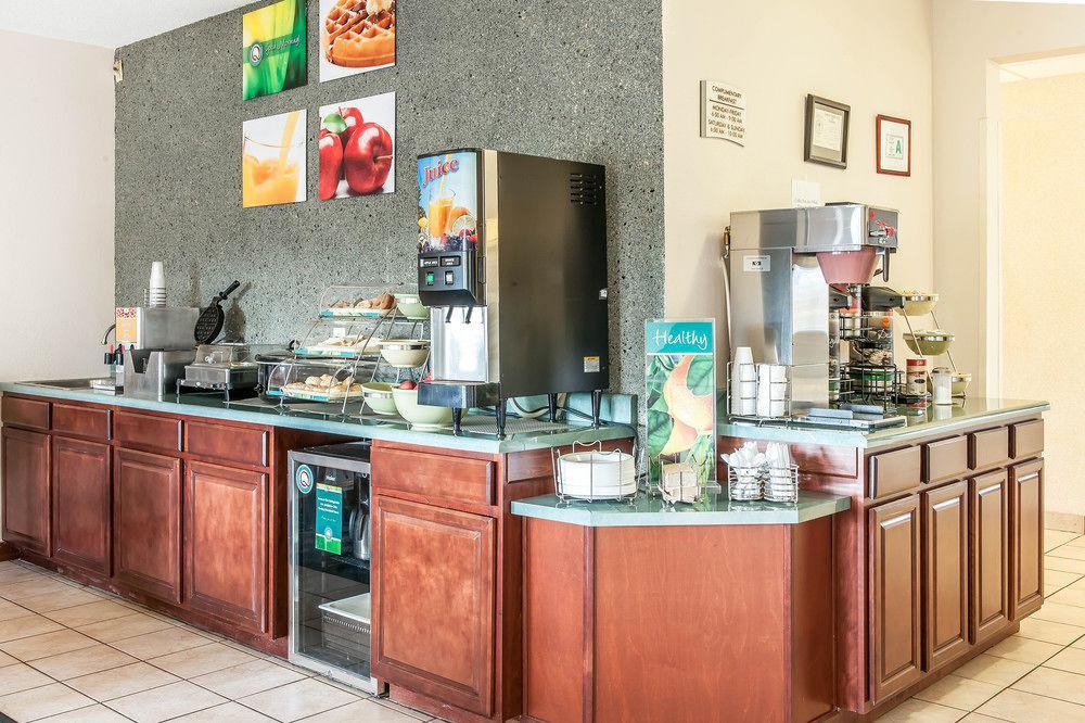 Quality Inn & Suites Danville Buitenkant foto