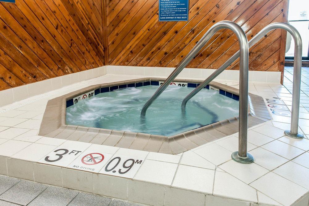 Quality Inn & Suites Danville Buitenkant foto