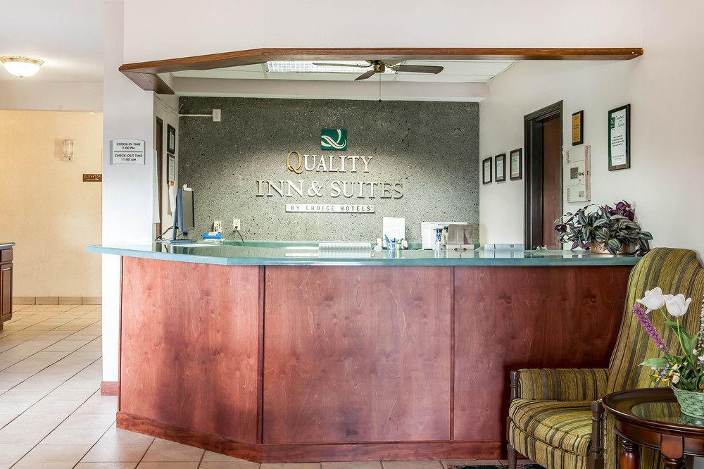 Quality Inn & Suites Danville Buitenkant foto