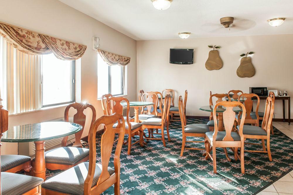 Quality Inn & Suites Danville Buitenkant foto