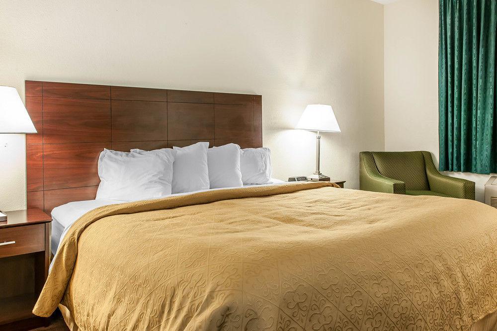 Quality Inn & Suites Danville Buitenkant foto