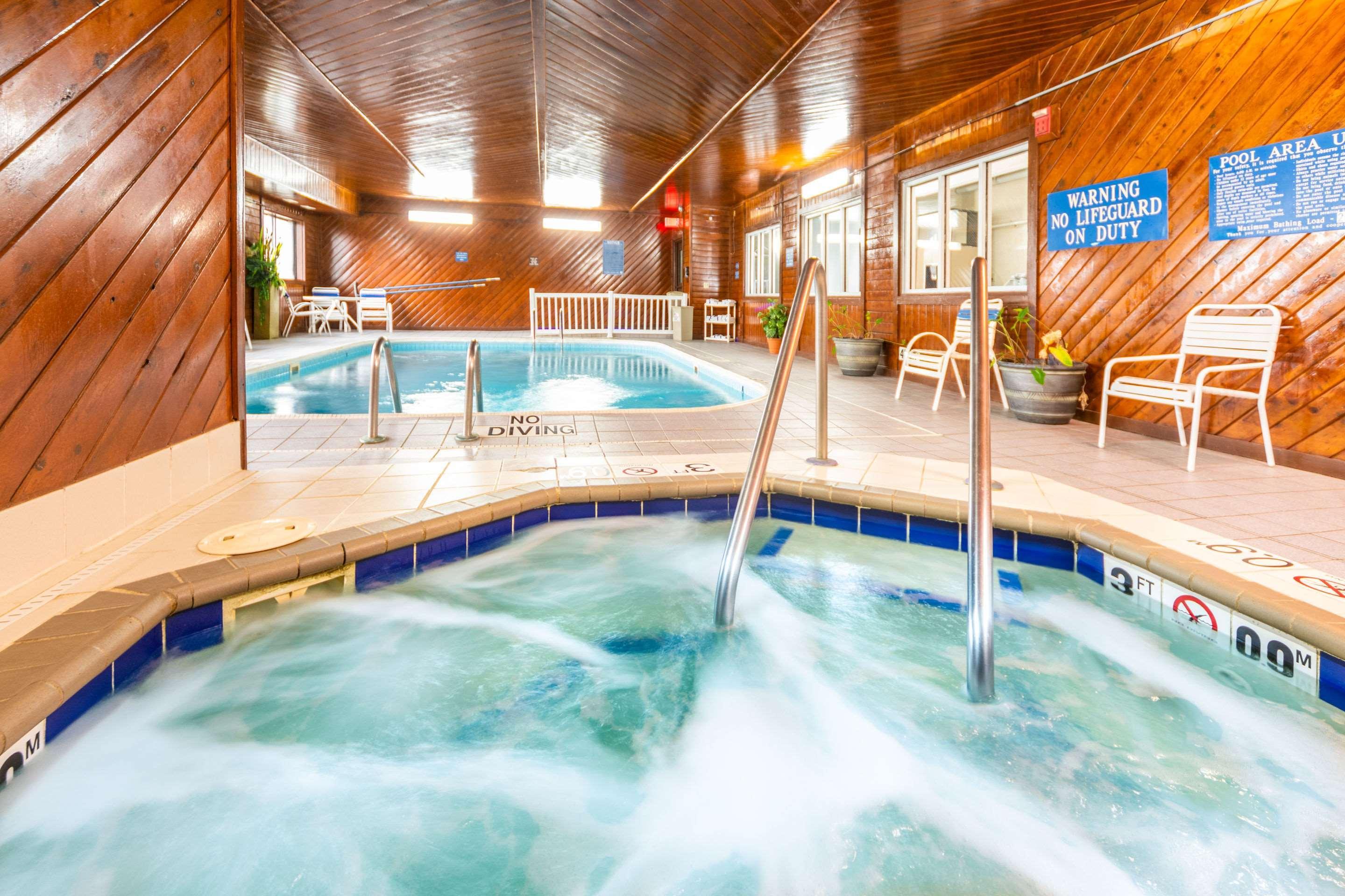 Quality Inn & Suites Danville Buitenkant foto
