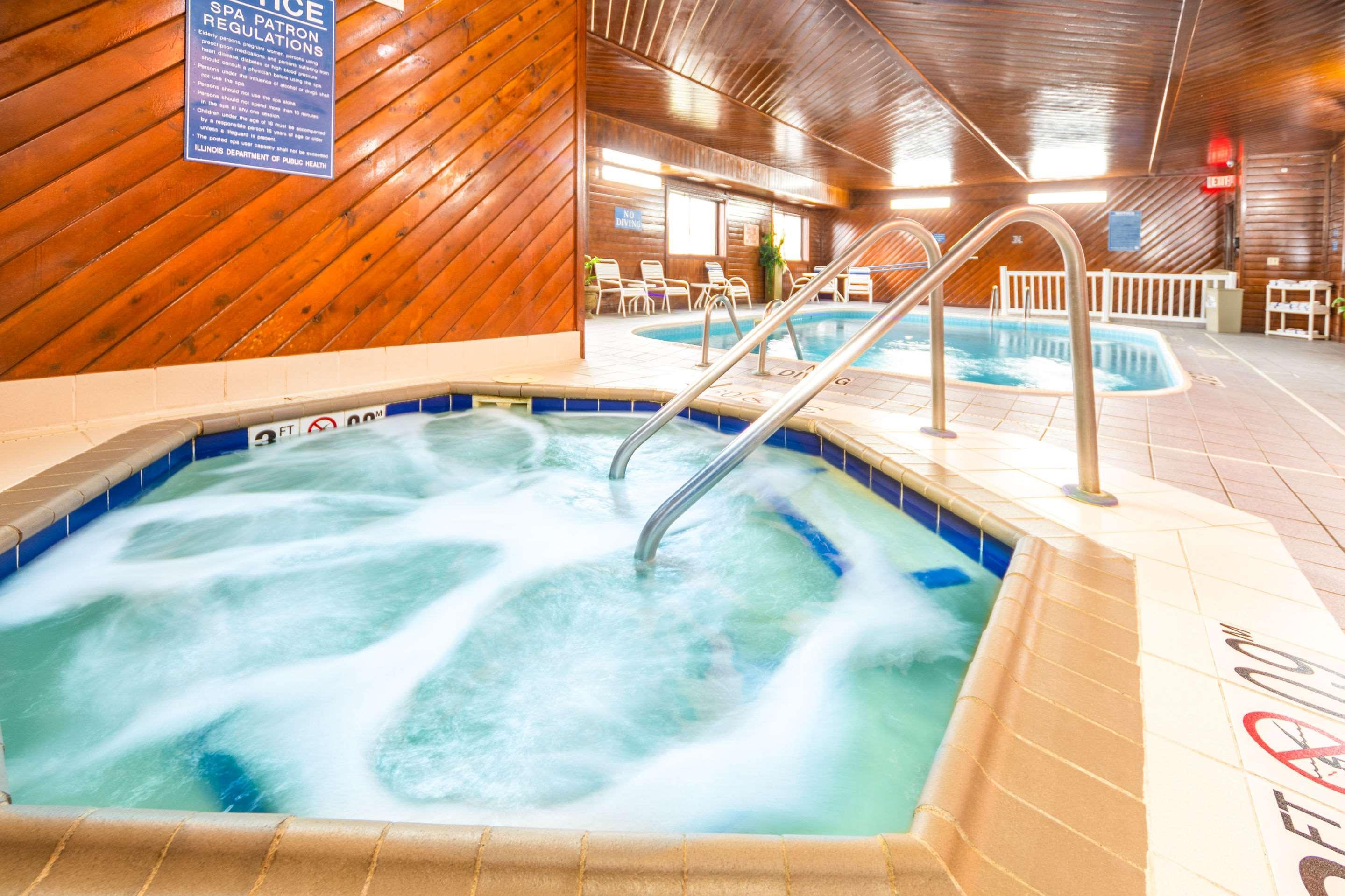 Quality Inn & Suites Danville Buitenkant foto