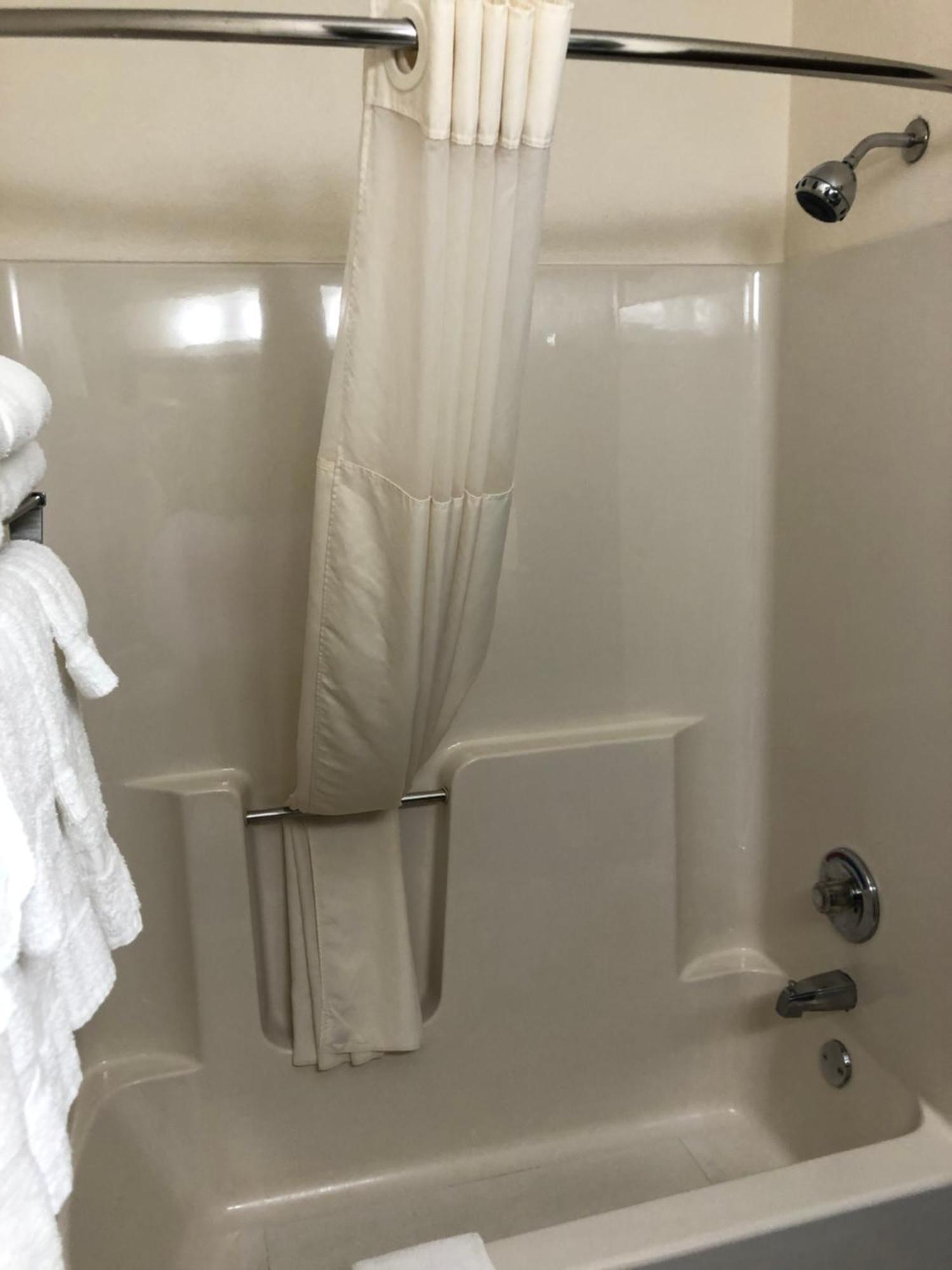 Quality Inn & Suites Danville Buitenkant foto