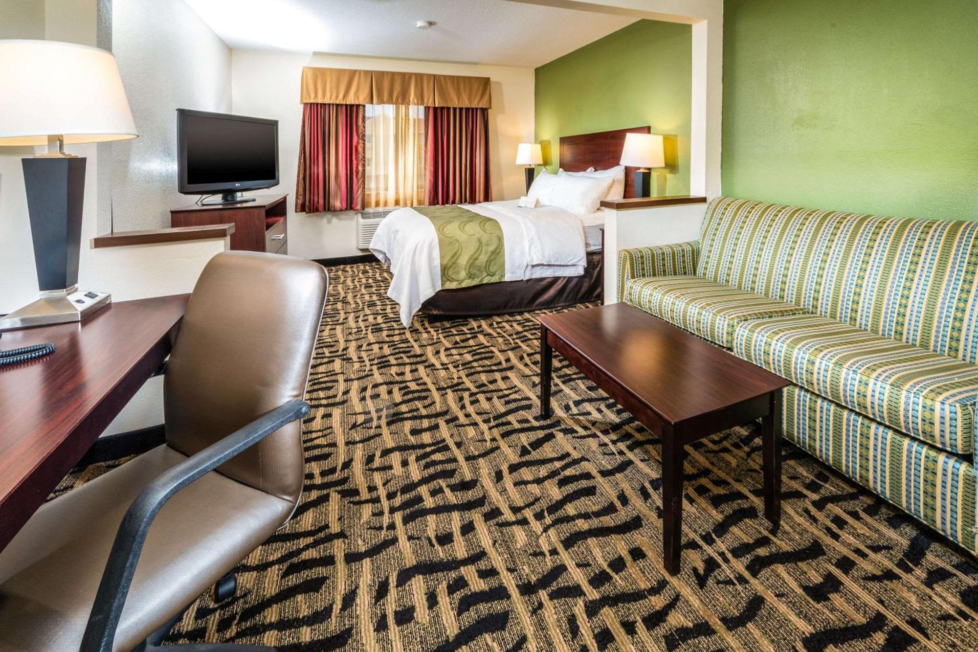 Quality Inn & Suites Danville Buitenkant foto
