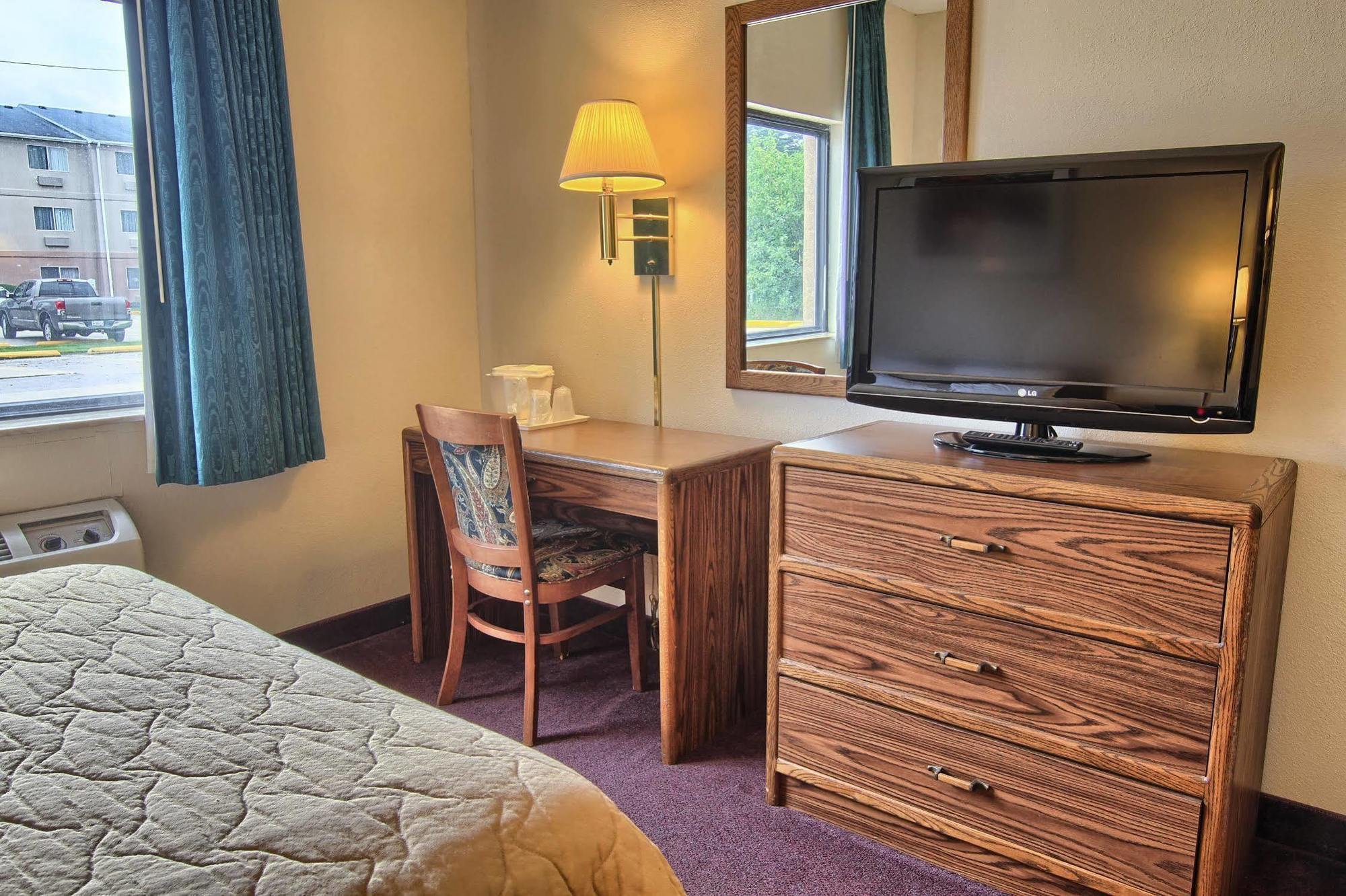 Quality Inn & Suites Danville Buitenkant foto