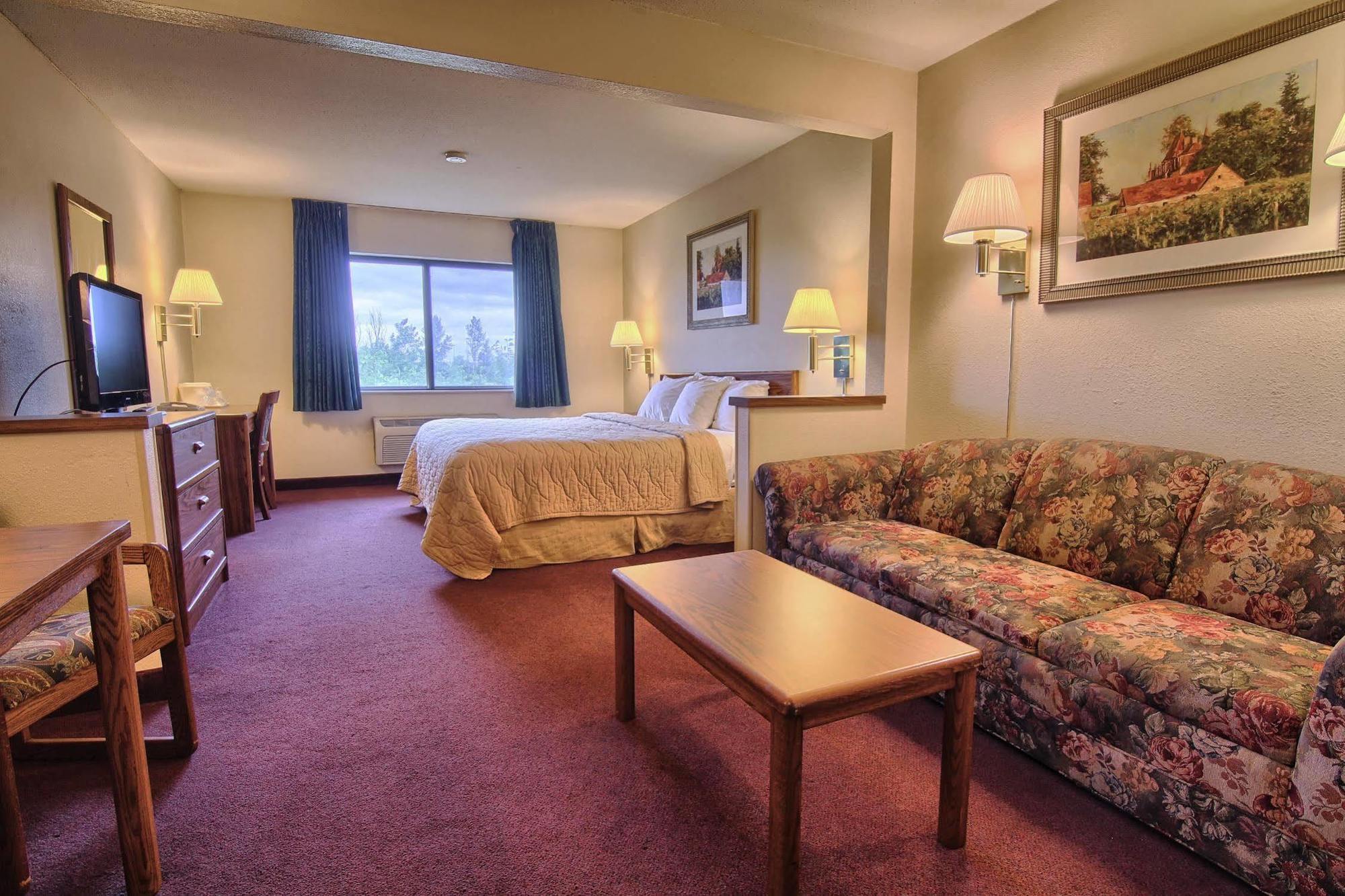 Quality Inn & Suites Danville Buitenkant foto