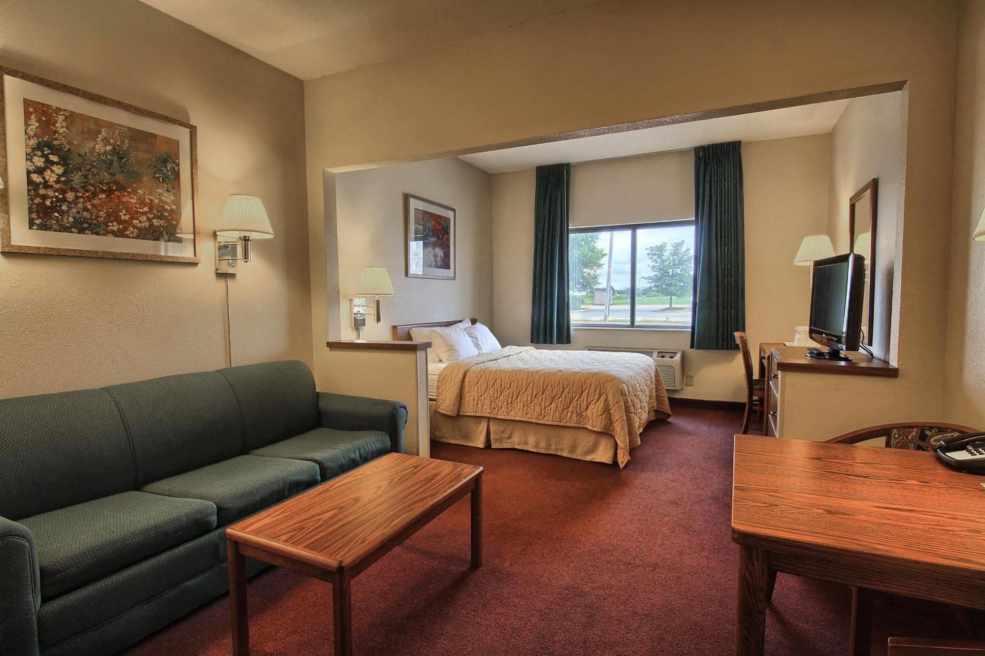 Quality Inn & Suites Danville Buitenkant foto