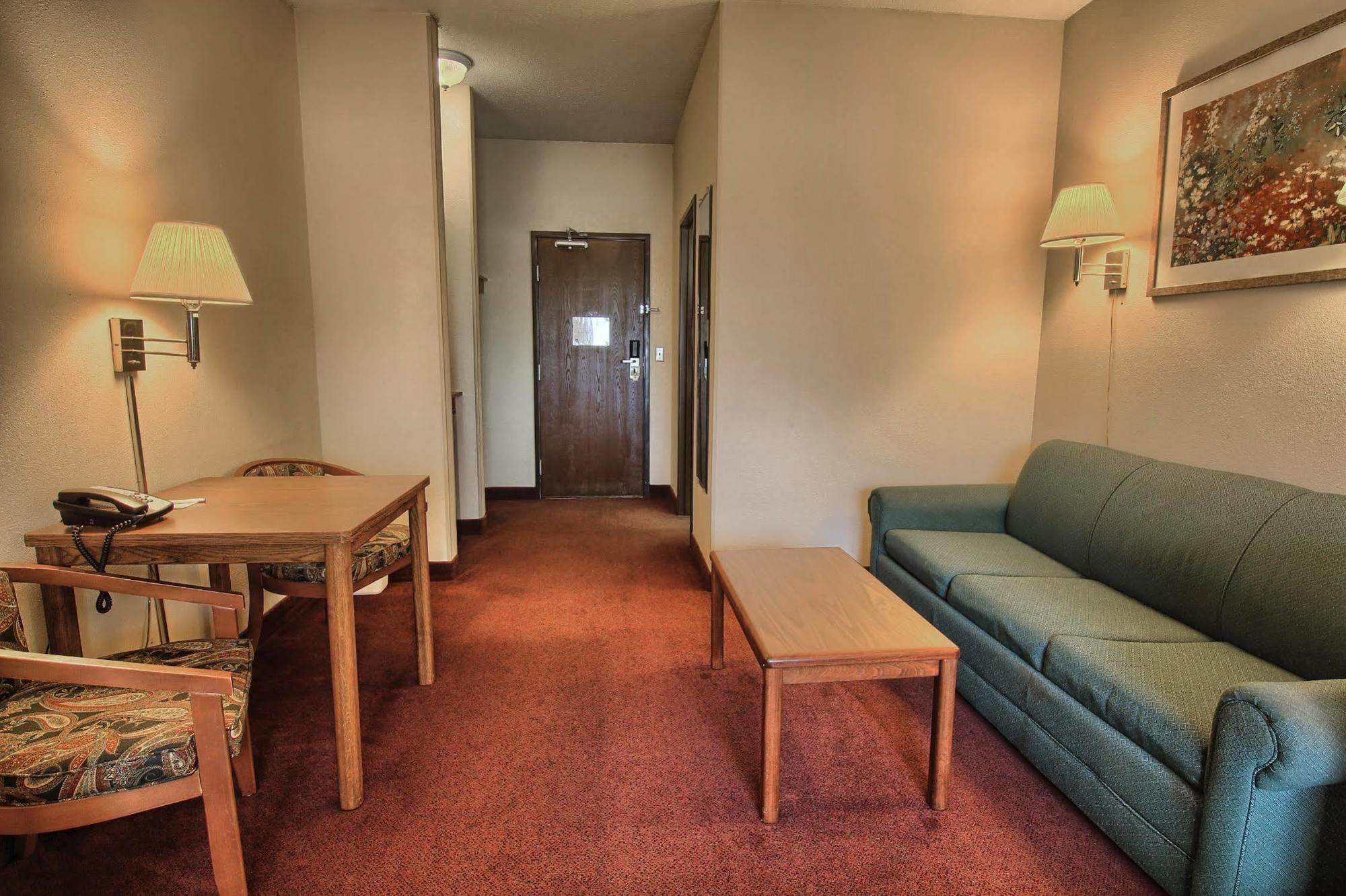 Quality Inn & Suites Danville Buitenkant foto